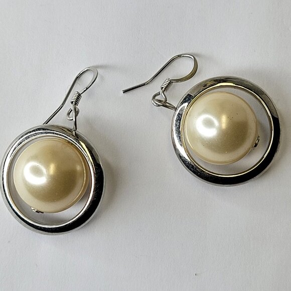Faux Pearl Dangle Earrings - Picture 4 of 12
